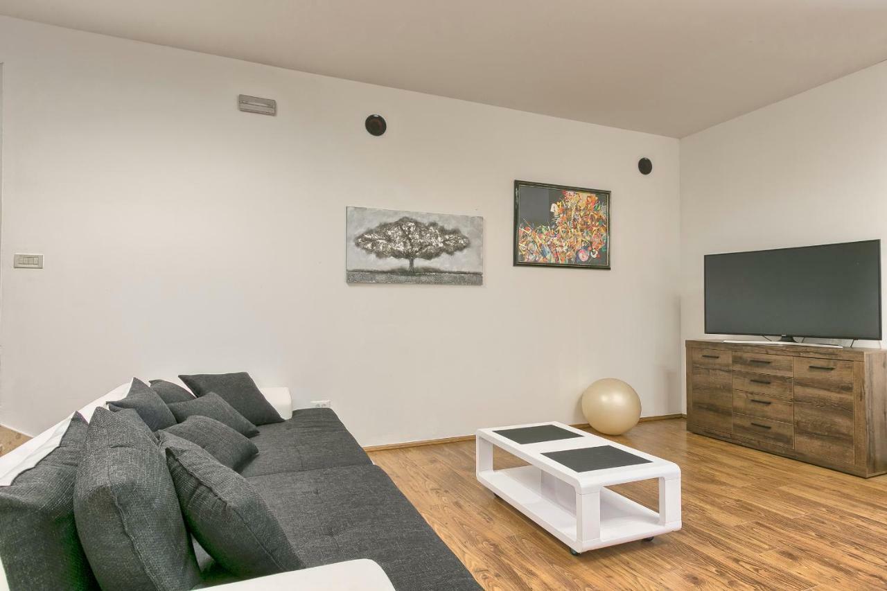 Wellness Apartman Kaiser Pula Exterior photo